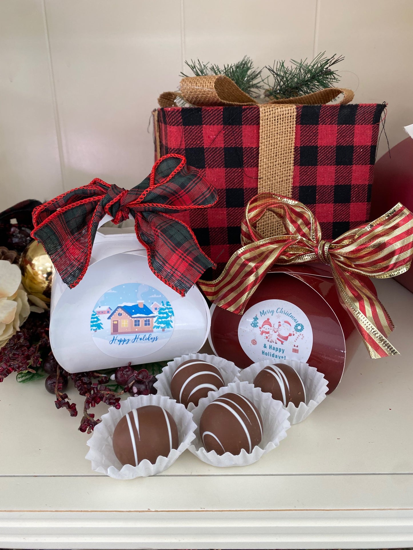 Petite Holiday Tulip Box Favors — Filled with 4 Signature Biens - The Dessert Ladies