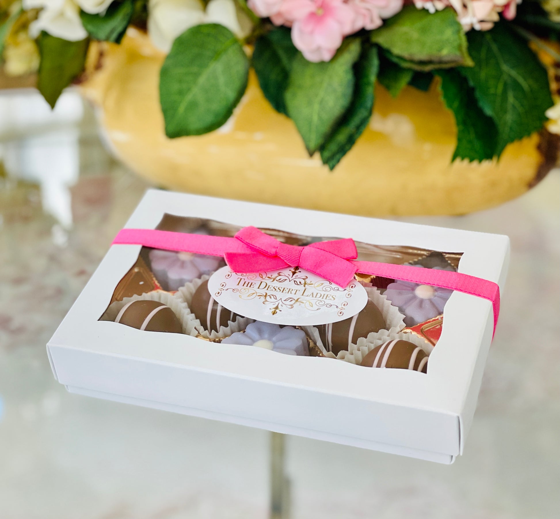 Mother's Day Mixed Bien and Mini Oreo Box - The Dessert Ladies